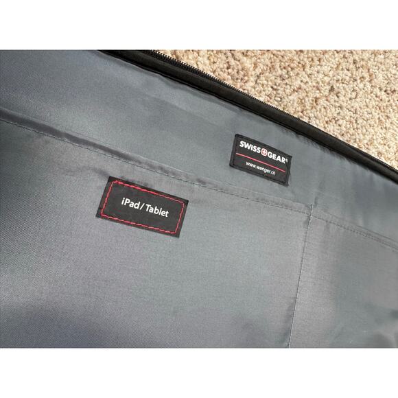 SWISSGEAR JASPER Messenger Laptop bag,  Lots of pockets! NWT! - Picture 9 of 15